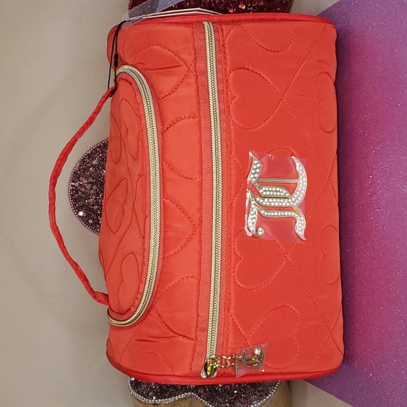 🎉HP🎉Juicy Couture ❤️NWT❤️ Red Travel Cosmetic Bag! ❤️❤️❤️ - Picture 11 of 17